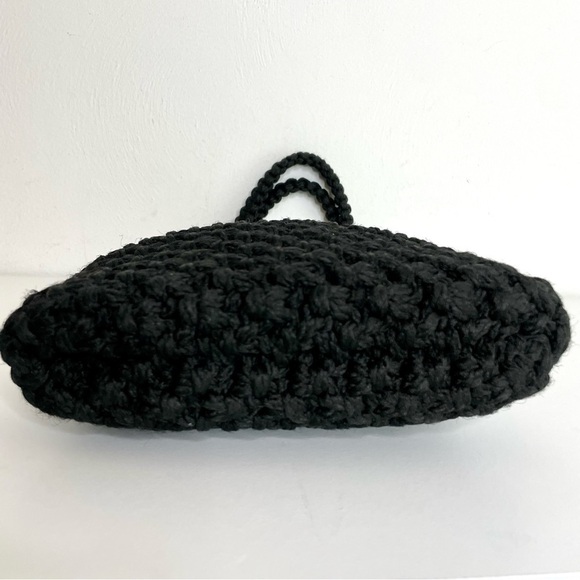 Vintage 90s/Y2K black macramé crochet purse with wooden bead closure - Picture 8 of 17